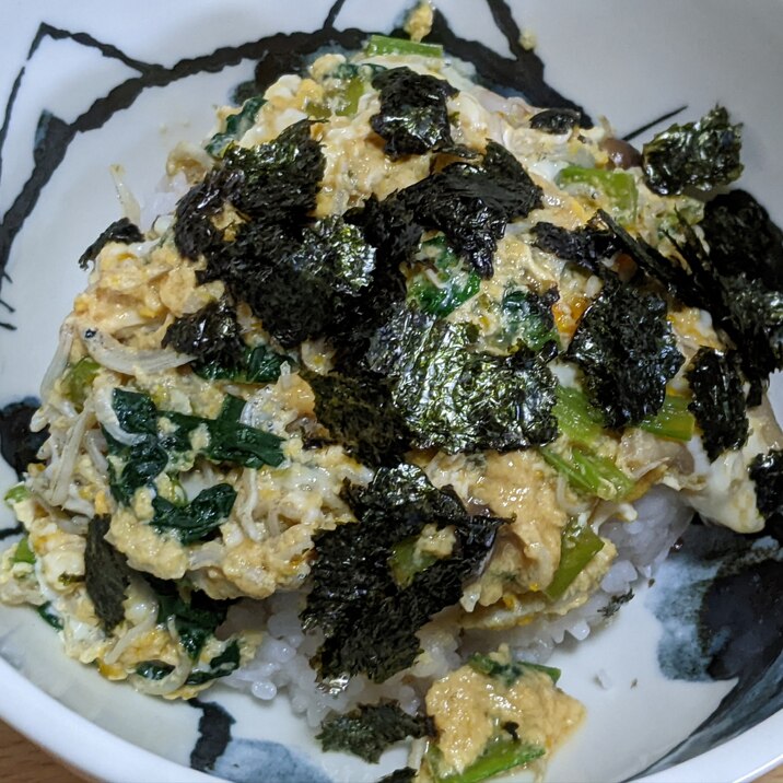 小松菜としらすのたまご丼